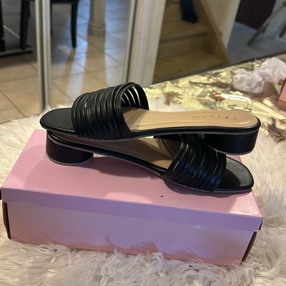 BLACK LOW HEEL SLIPPERS SIZE 8 NEW NEVER WORN - Picture 3 of 4